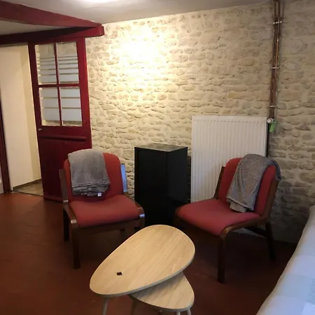 En Pierres Apparentes Avec Terrasse Privative