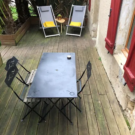 En Pierres Apparentes Avec Terrasse Privative